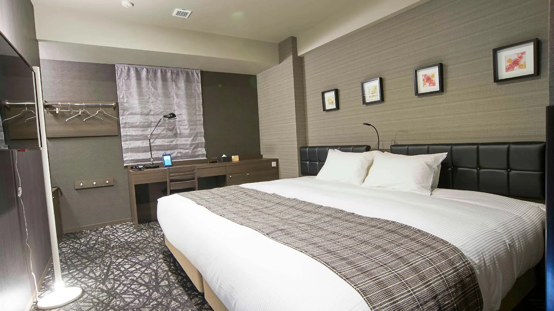 *** Hotel Quintessahotel Tokyohaneda Comic&Books Japan