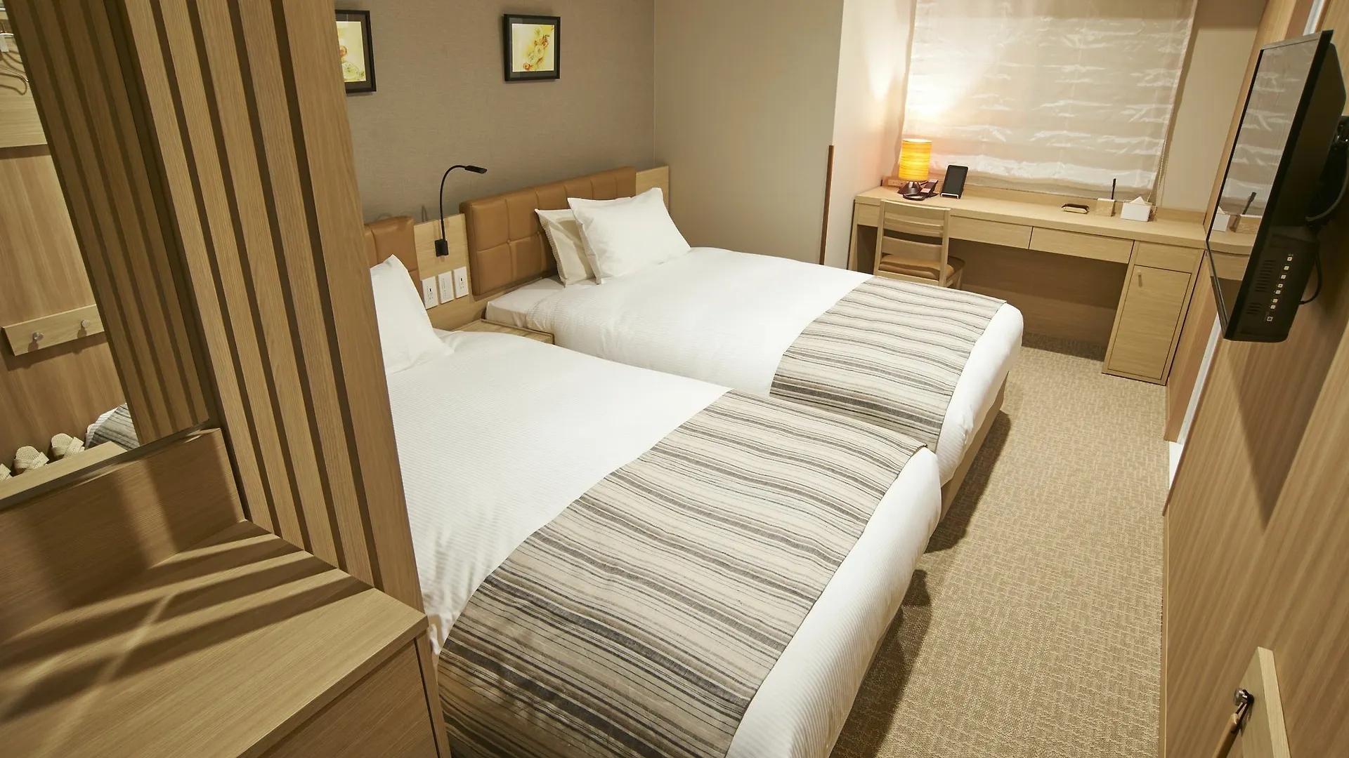 Hotel Quintessahotel Tokyohaneda Comic&Books