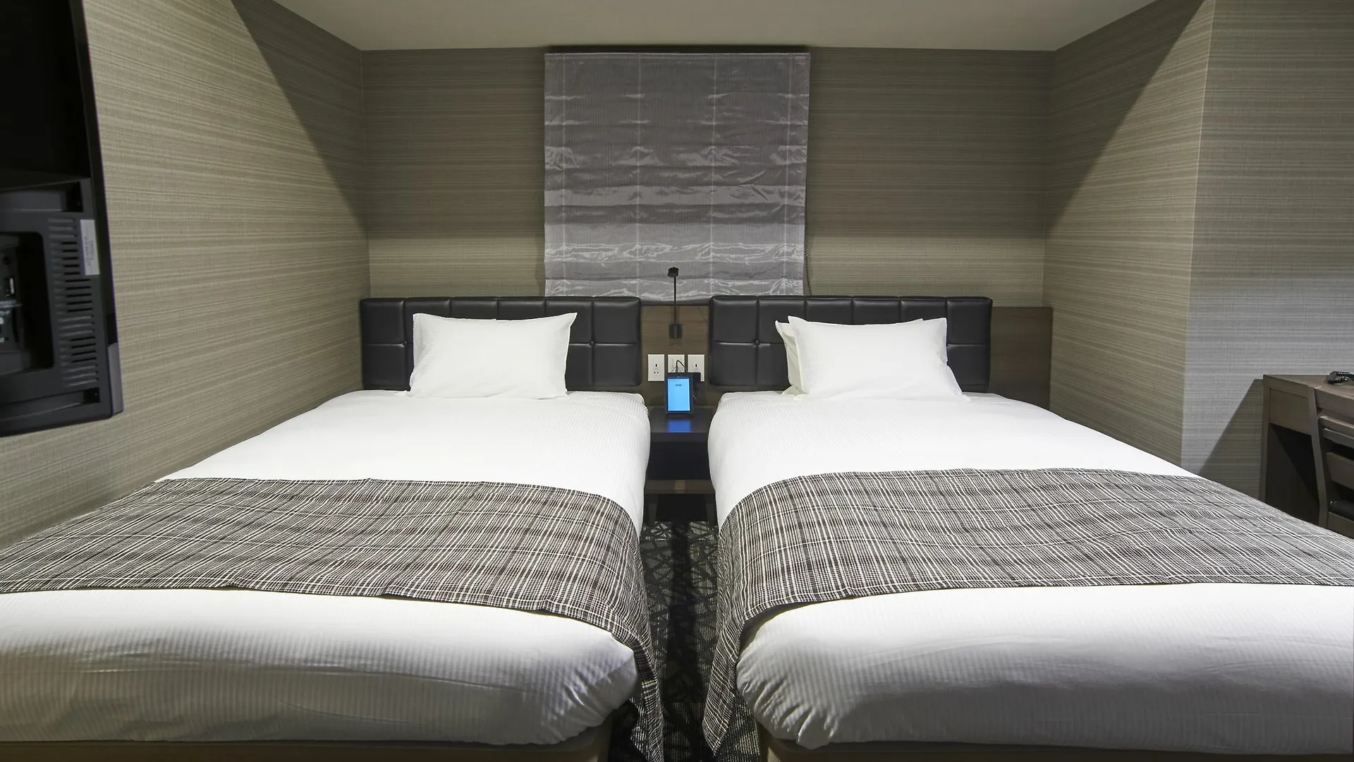 *** Hotel Quintessahotel Tokyohaneda Comic&Books Japan