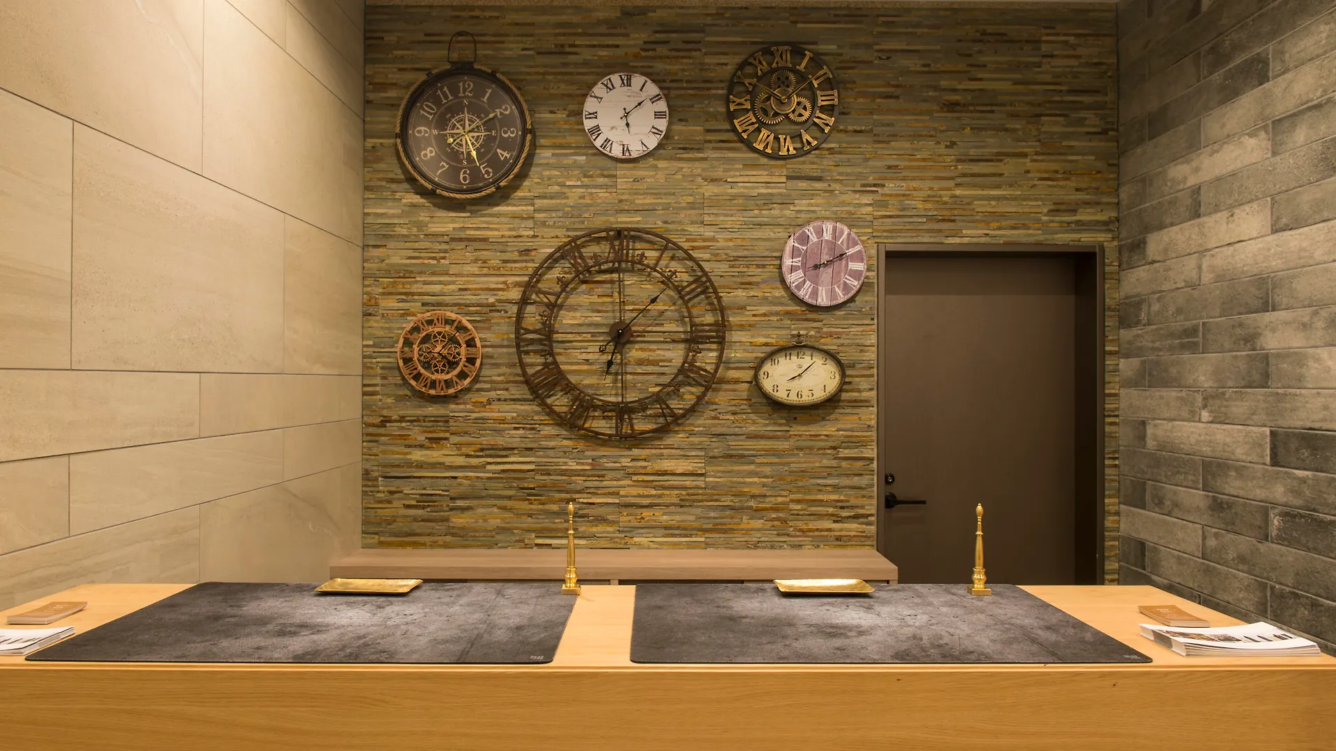 Quintessa Hotel Tokyo Haneda Comic&Books