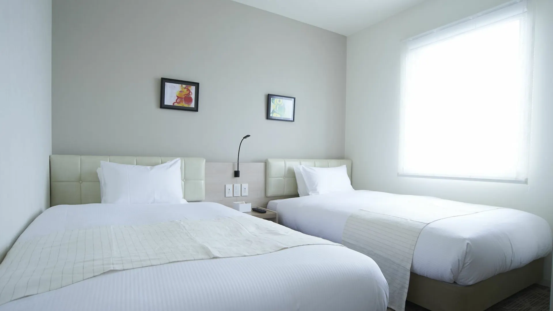 Quintessa Hotel Tokyo Haneda Comic&Books
